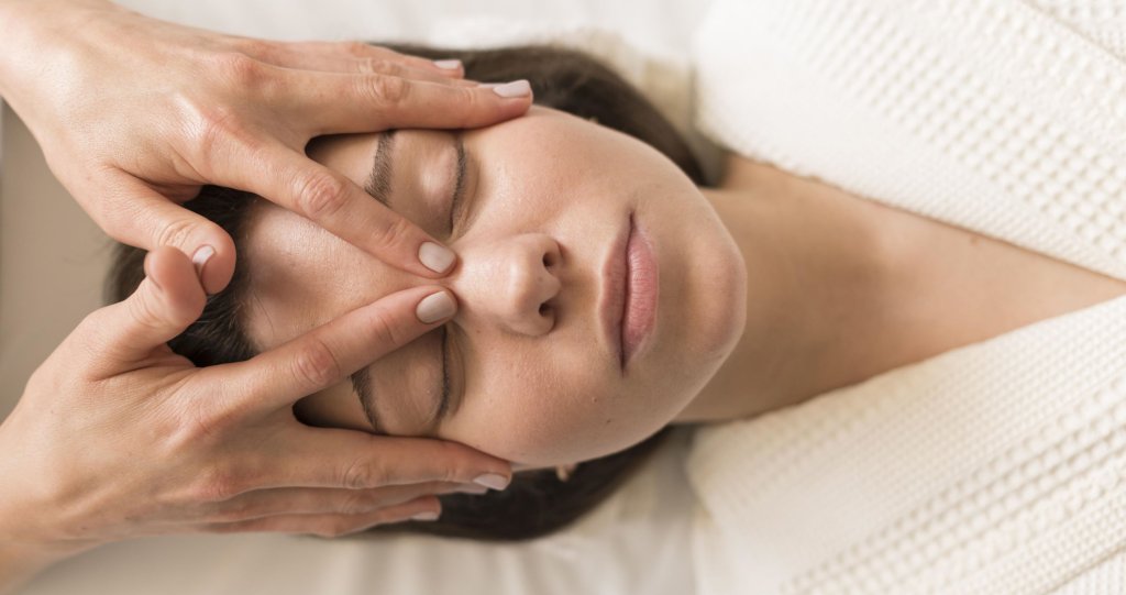 close-up-woman-being-massaged2.jpg